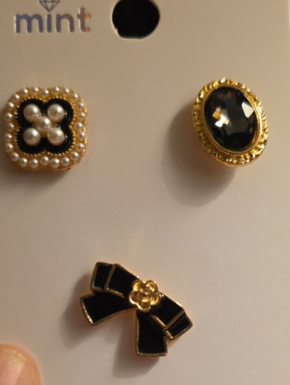Mint Black & Gold Pearl Accent Brooch Set